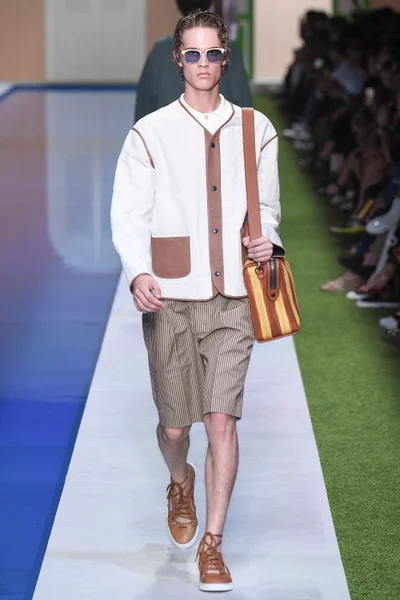 Look 20